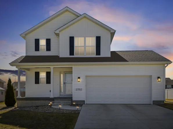 2702 Arbor Ridge Rd, Cedar Falls, IA 50613