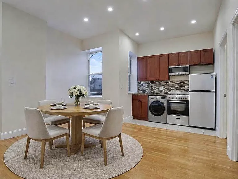 305 Clarkson Ave #10 — Photo 1