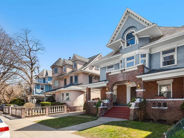 1016 Beverly Rd, Brooklyn, NY 11218