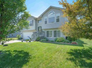 101 Chatham Ct SW, Poplar Grove, IL 61065