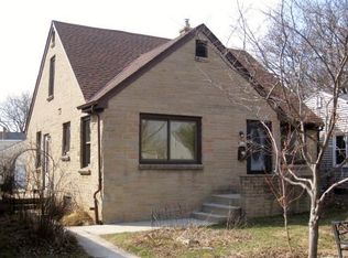 931 S 114th St, West Allis, WI 53214