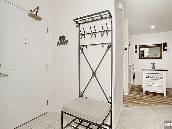 5th image of 2 Richmond Road Suite APT 222