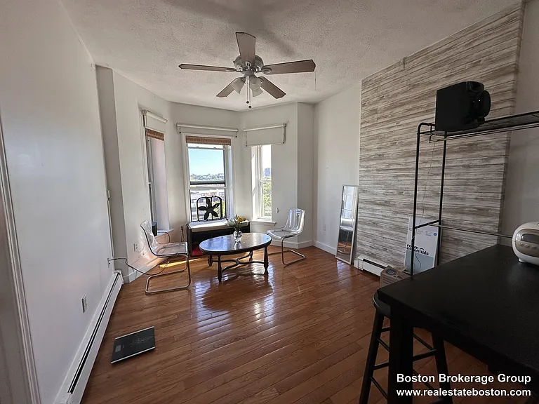 94 Hammond St #2 — Photo 2