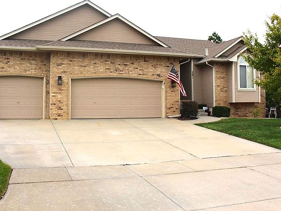 2nd image of 301 S Cypress Ct