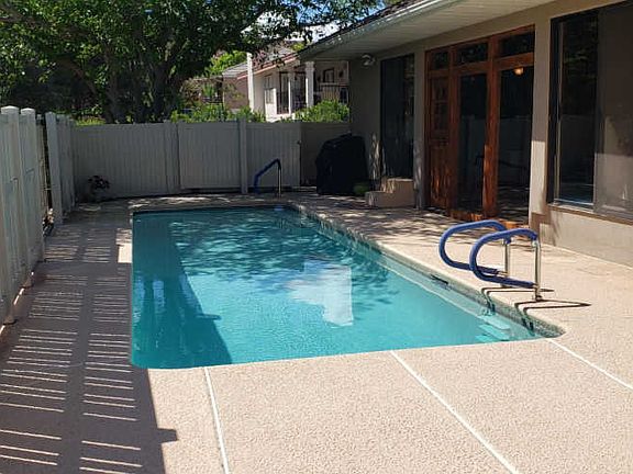 2nd image of 941 W Escalante Dr