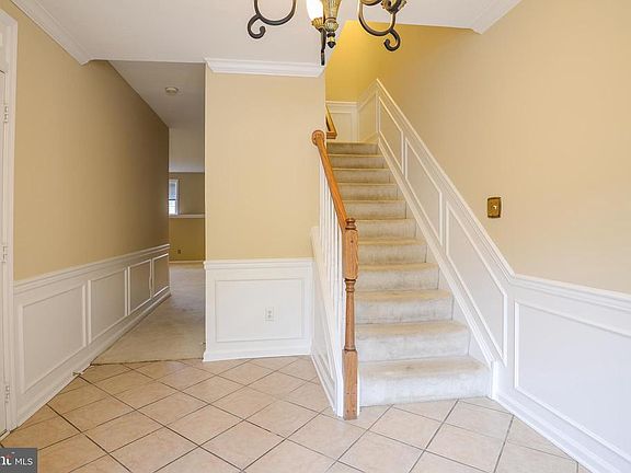 3rd image of 321 Rockmeade Dr