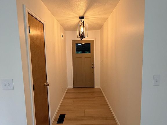 4th image of 4122 Hedgewood Ct