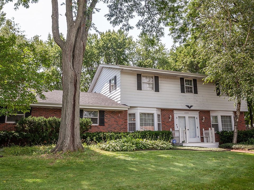 1st image of 2243 Silverthorn Dr