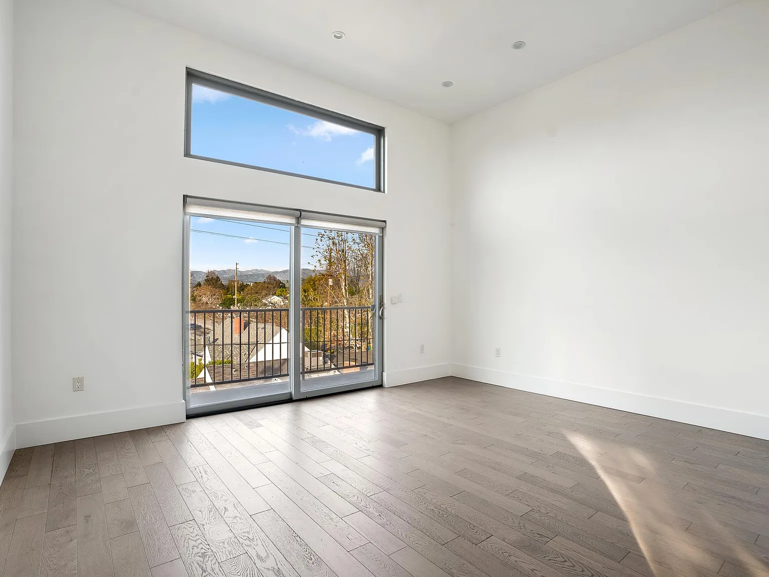 3 bed, 1500 sqft, $4,150 — Photo 1
