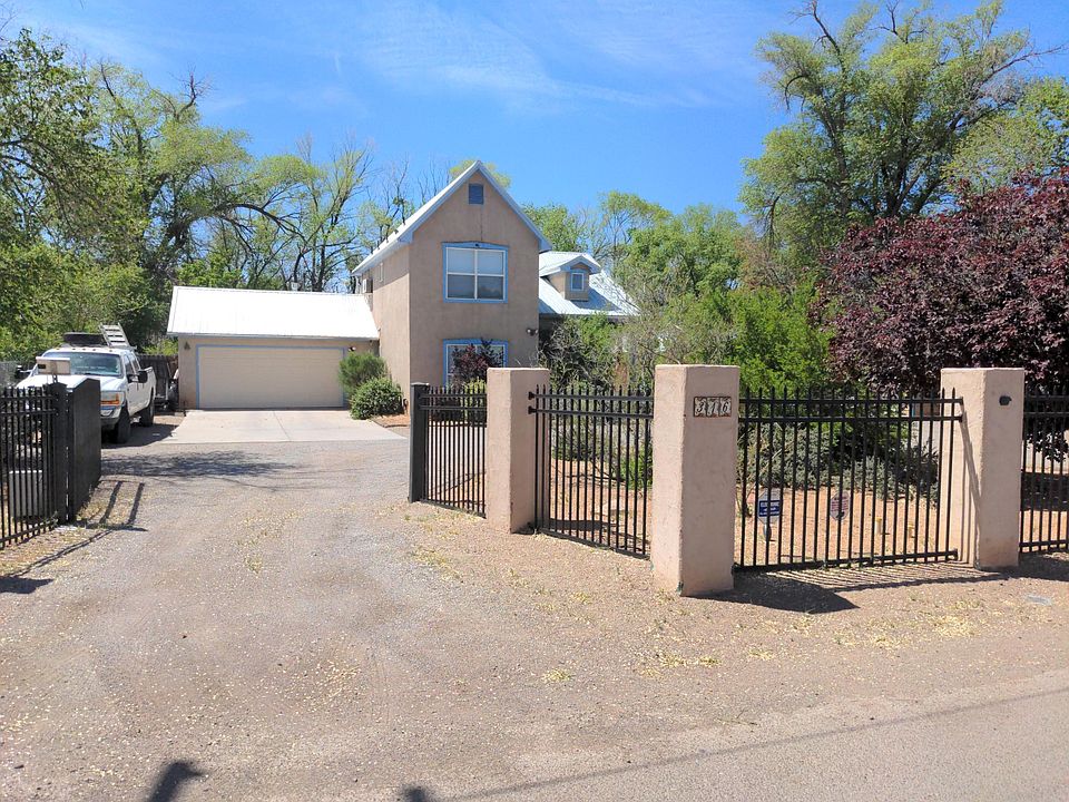 View of the house from the street