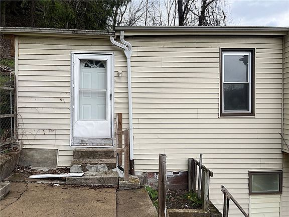 4th image of 1700 Haug St