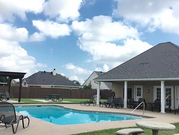 3rd image of 1103 Cardiff Cir