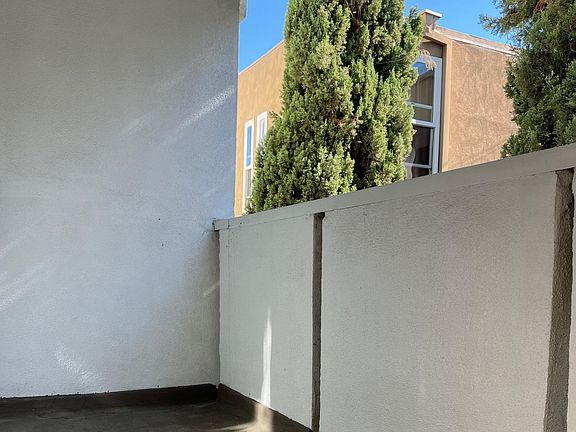 5th image of 1627 N Poinsettia Pl APT 14