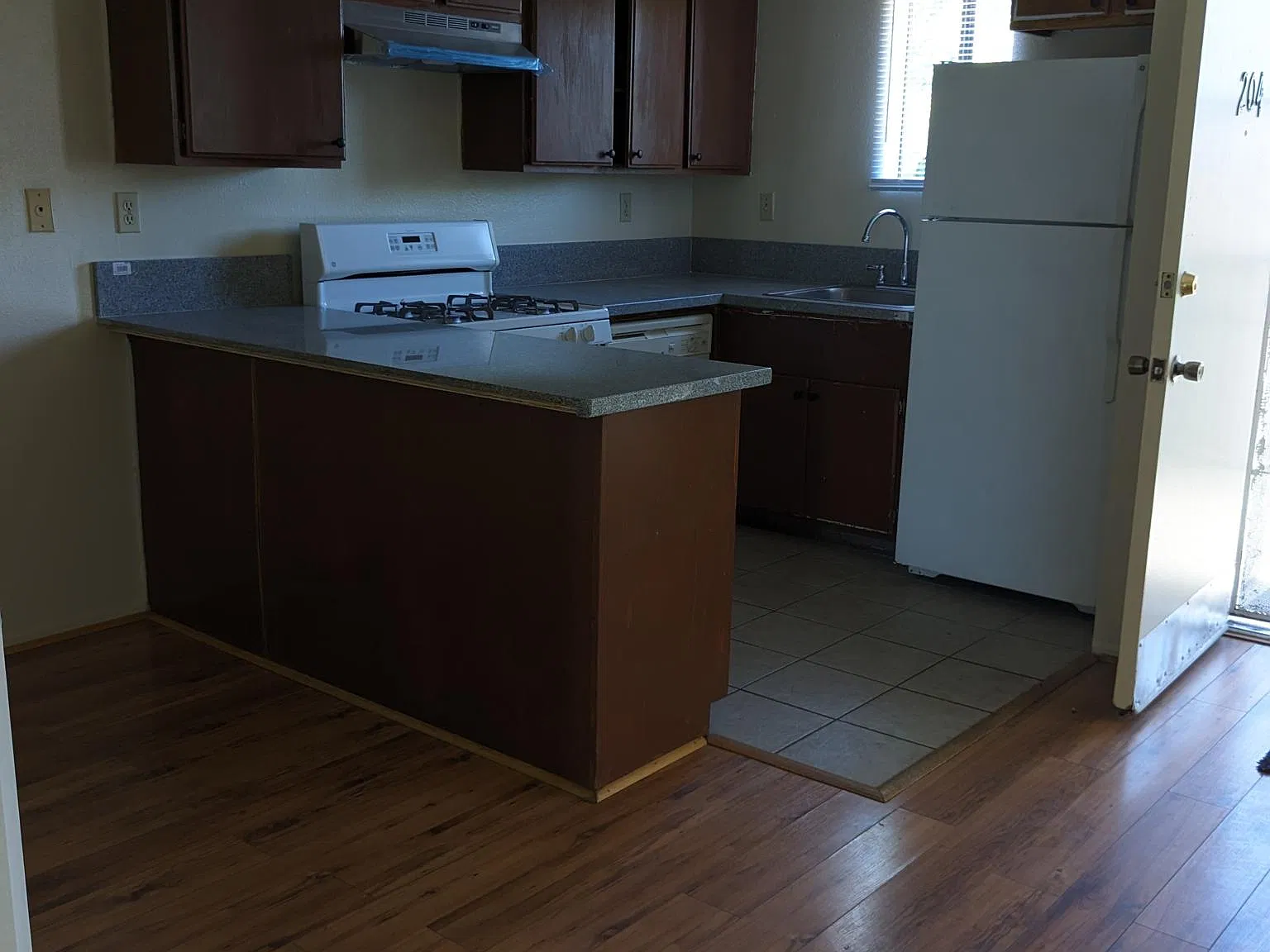 2 bed, 1.5 bath, 975 sqft, $2,275 — Photo 4