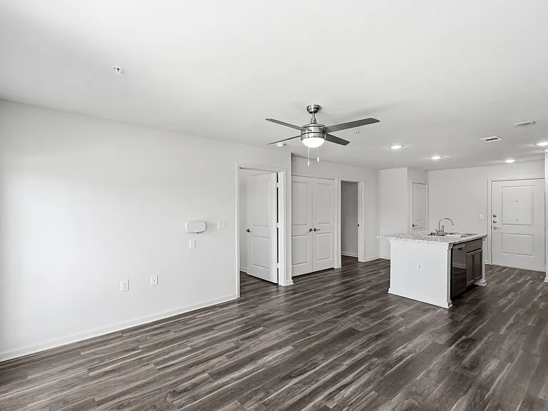 Cedar Bluff Apartments — Photo 2