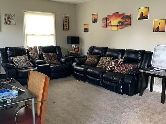 5th image of 898 Wilson Dr