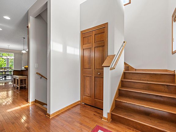 5th image of 6824 Troy Ln N