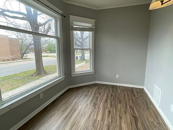 2nd image of 901 Merchant St #106