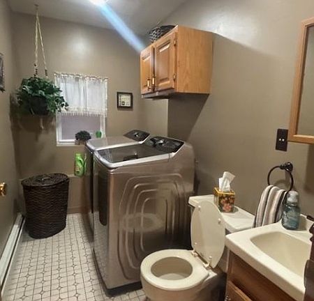 5th image of 228 E Kinney St