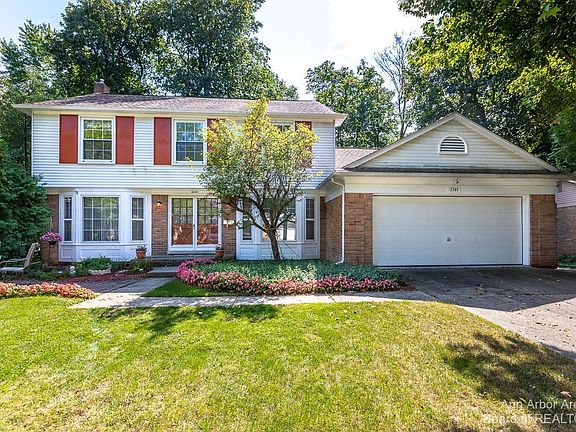 2nd image of 3349 Tacoma Cir