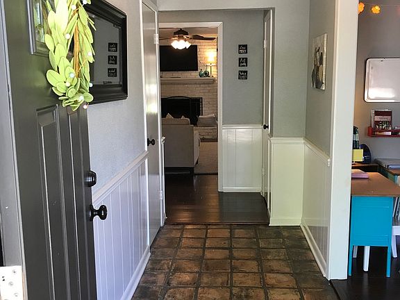 2nd image of 2919 Roanoke Ln