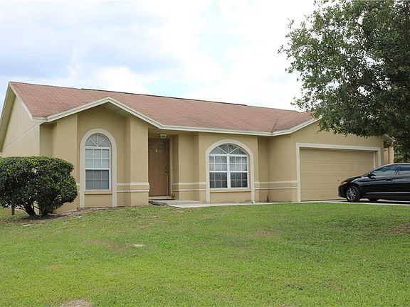 2nd image of 1390 Meadows Pond Dr
