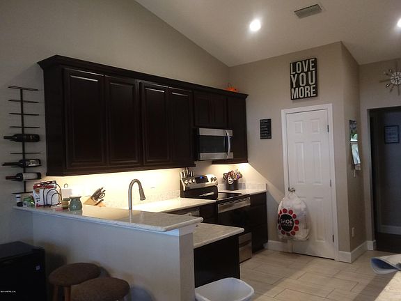 4th image of 3236 Silverado Cir