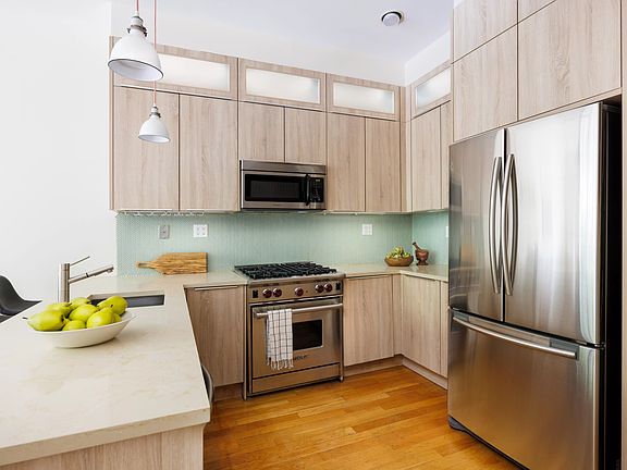 5th image of 321 Greene Ave APT 1A