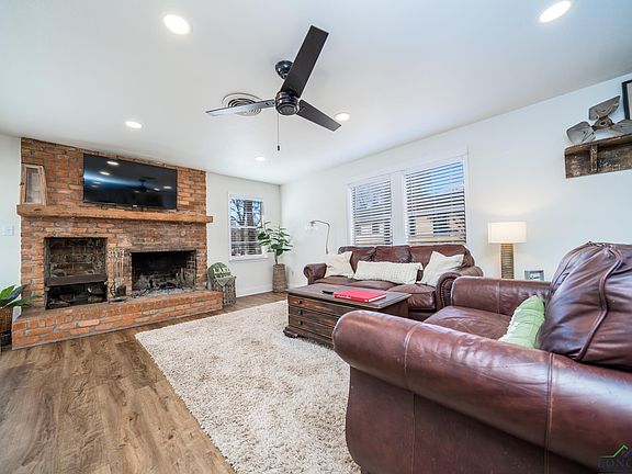 2nd image of 301 Southshore Dr