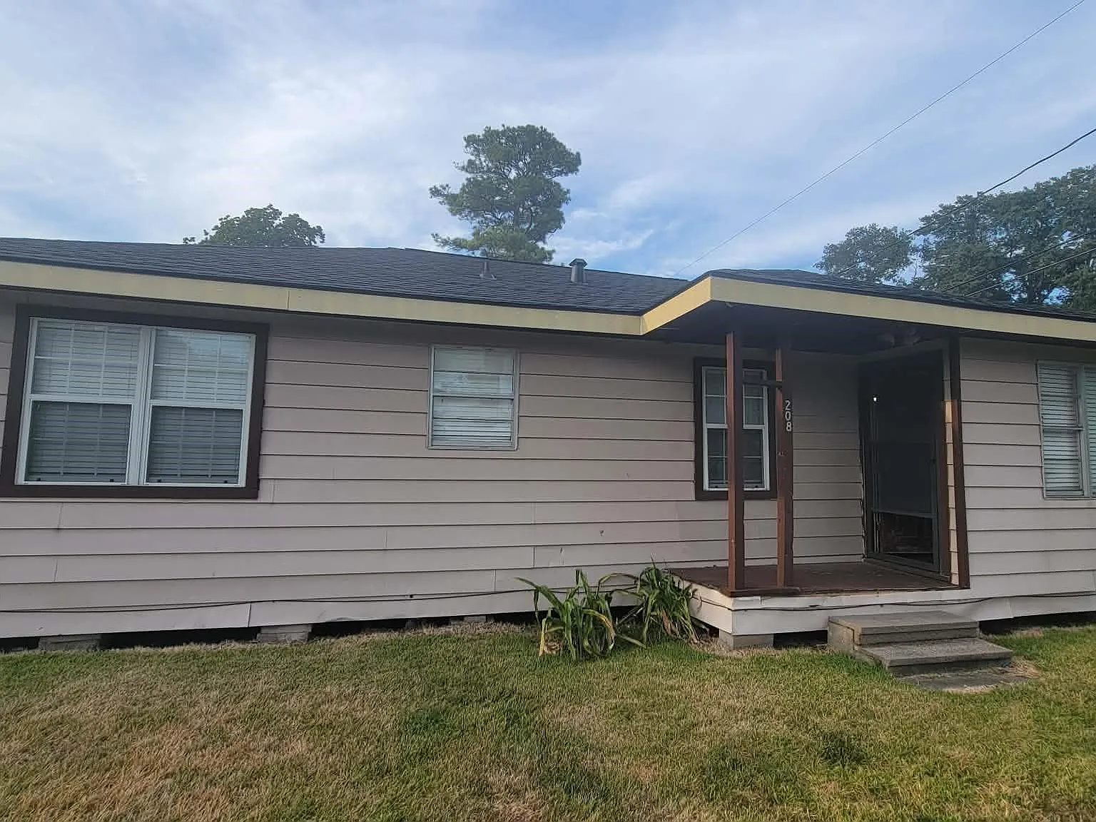 2 bed, 1.5 bath, 1288 sqft, $1,495 — Photo 2