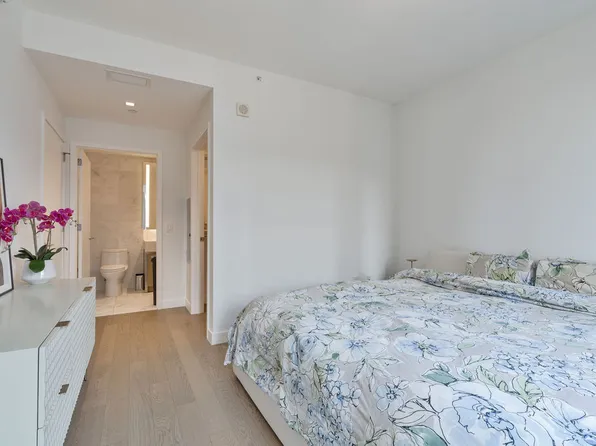 75 Park Lane image 14 of 23