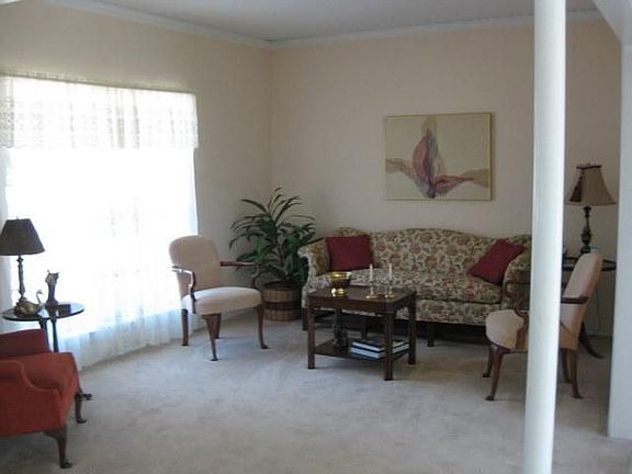 5th image of 3808 Valley Lawn Pl