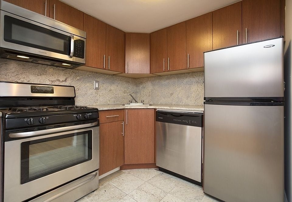2nd image of 9 Jones St #3H