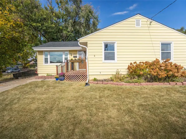 6901 Maryland Dr, Urbandale, IA 50322