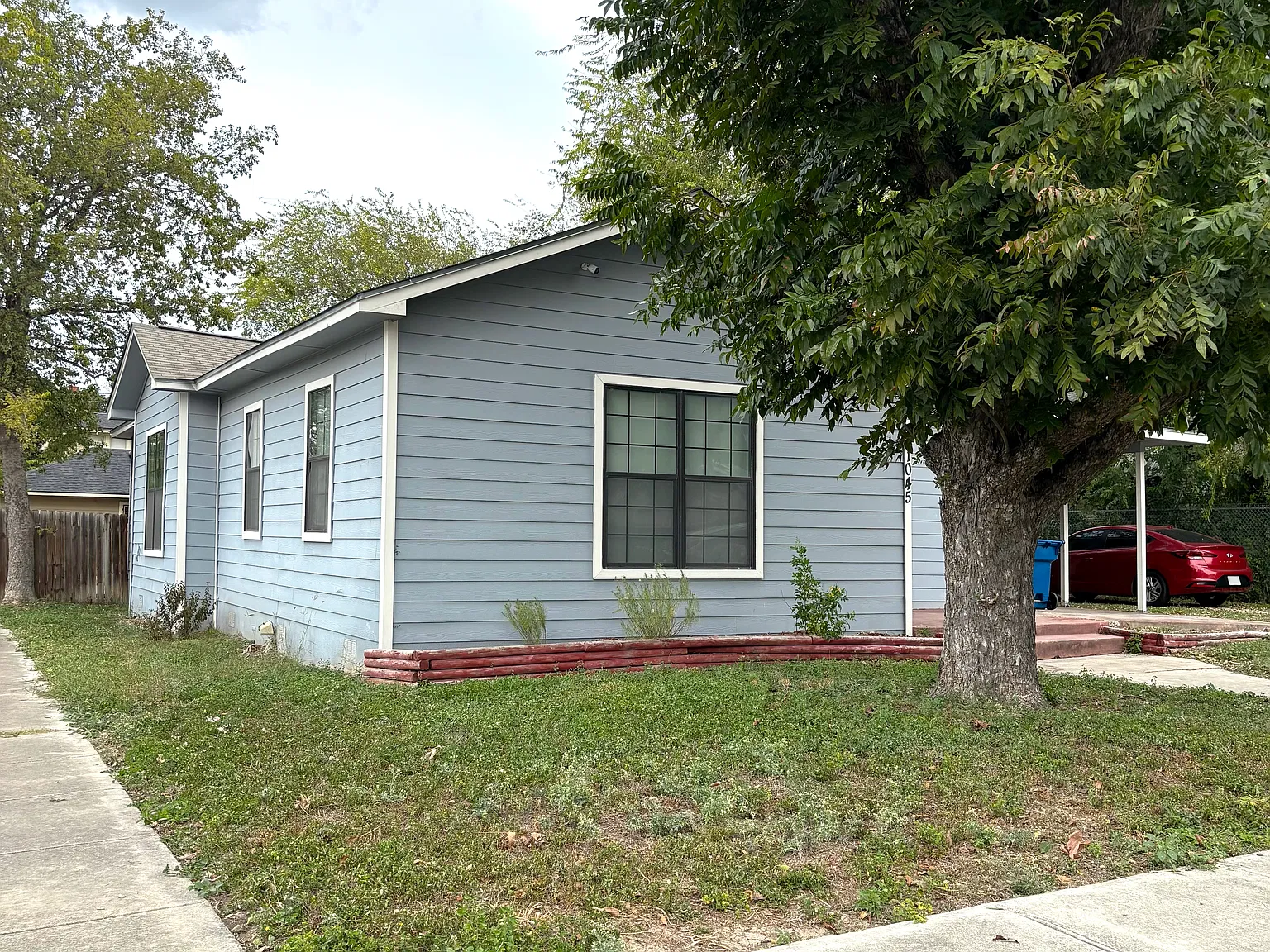 3 bed, 1887 sqft, $2,000 — Photo 2