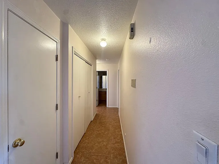 500 Phoenix Ave NW — Photo 3