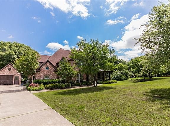 2nd image of 67 Forest Hills Cir