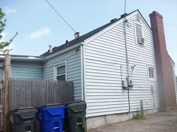3rd image of 303 Hillcrest Ave