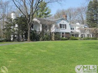 1375 N Glengarry Rd, Bloomfield Hills, MI 48301