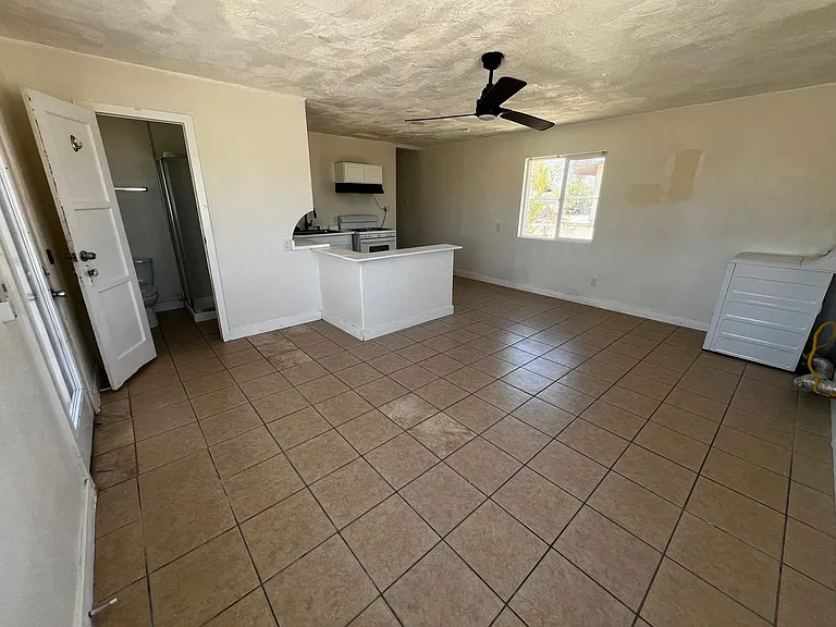 6104 Chia Ave — Photo 8
