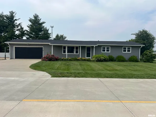 1302 Maple Ave, Macomb, IL 61455