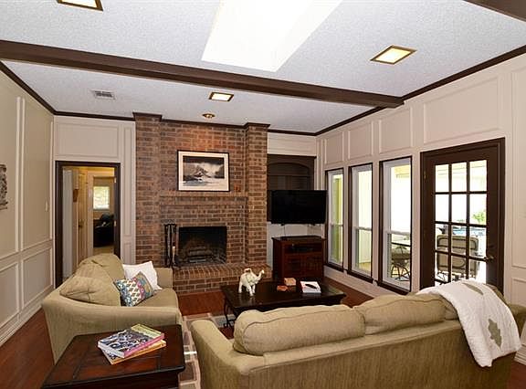2nd image of 2502 Nature Bend Ln