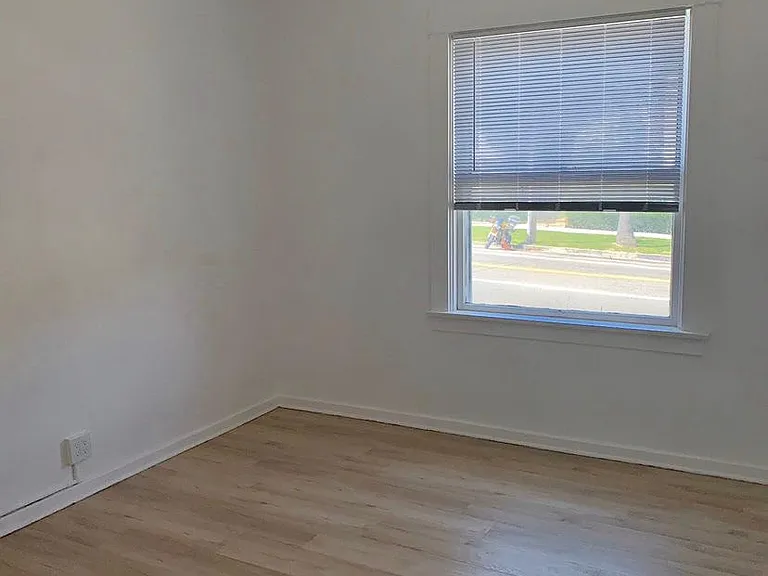 3700 S Pacific Ave #1 — Photo 4