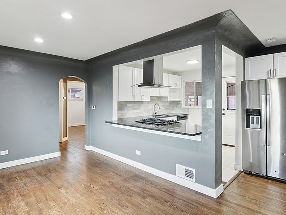 4th image of 3680 Kearney St