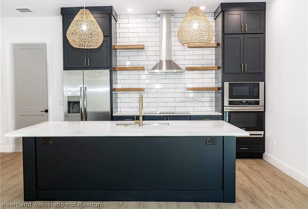 3 bed, 2.0 bath, 2187 sqft, $2,800 — Photo 4