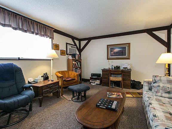 2nd image of 2050 Pasadena Dr #4