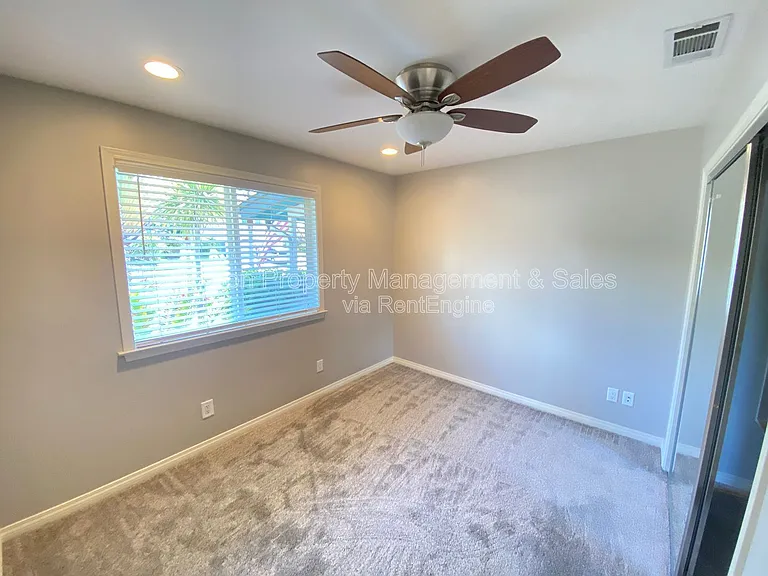 339 Crouch St — Photo 16