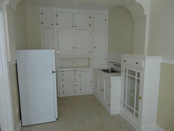 3rd image of 1096 Fulton St #3