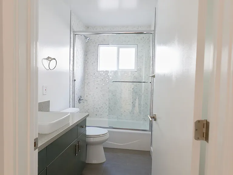Second Bathroom off the Hall