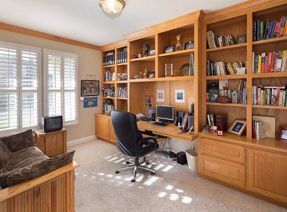 3rd image of 2023 Blackheath Ln
